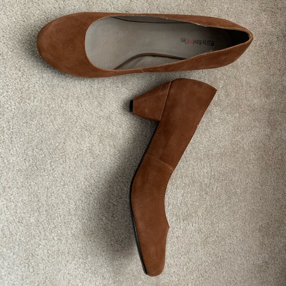 Barefoot Tess Shoes - Brown suede short heels